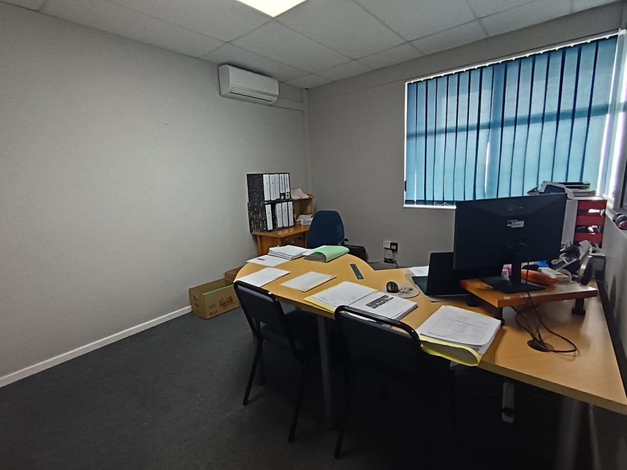 To Let Commercial Property for Rent in Lorraine Eastern Cape